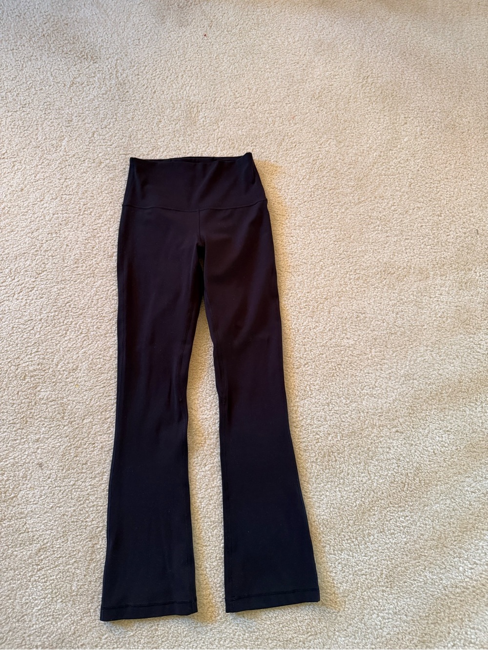 lululemon athletica mini flare size 4 Yoga Pants